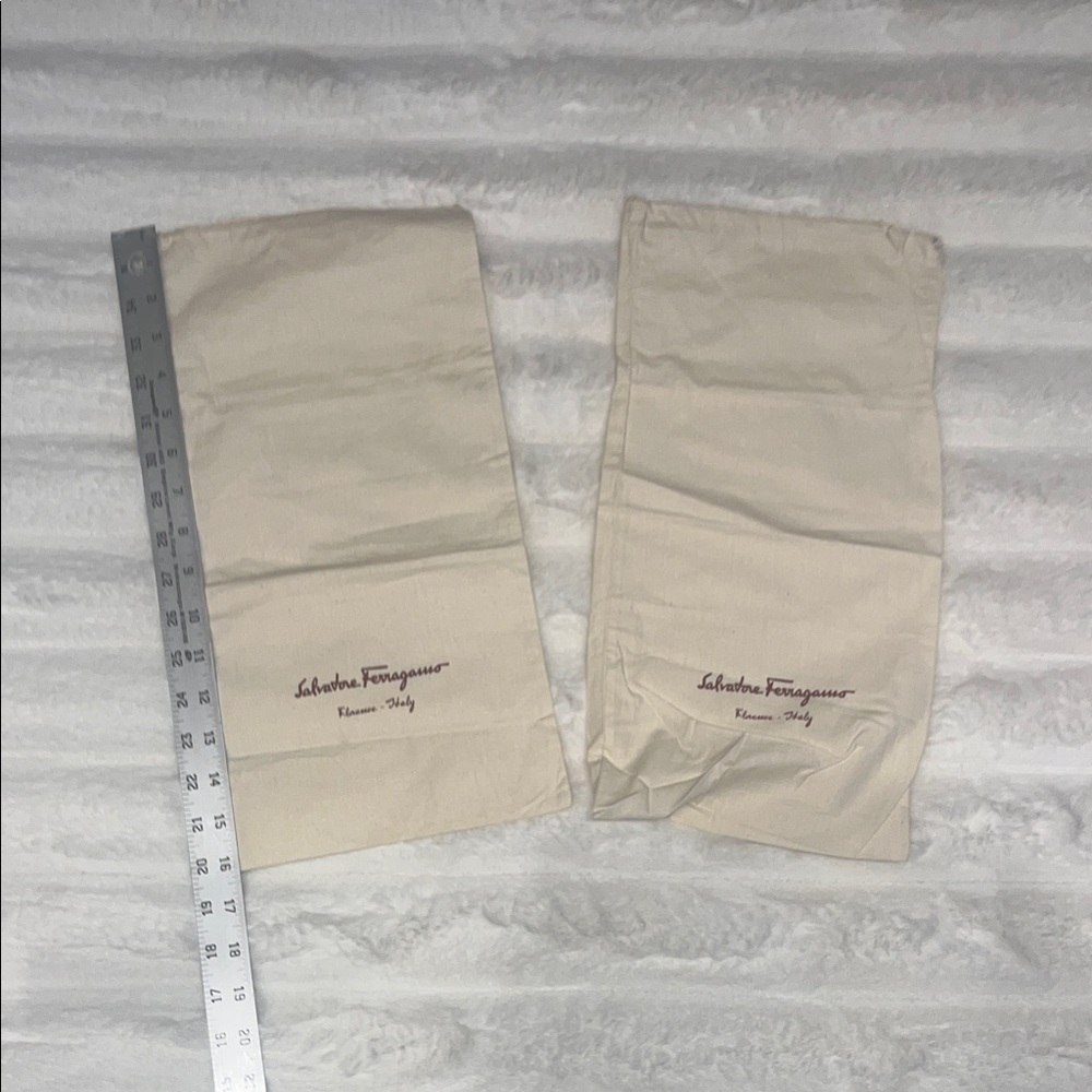 ❤️Salvatore Ferragamo Beige Shoe protectors